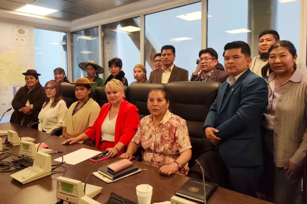 Los legisladores del PDC en rueda de prensa. Foto: APG 