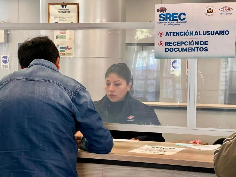 Una de las ventanillas de atención presencial en el Sistema de Registro y Evaluación de Contingencias (SREC).  Foto: YPFB