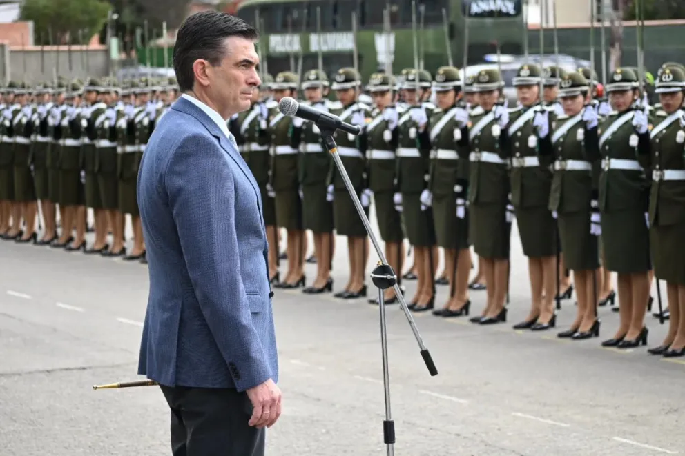 El presidente Rodrigo Paz en el acto de graduación de un curso de élite policial. Foto: Captura de imagen