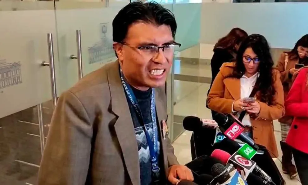 El senador suplente por la Alianza Unidad habla de una revolución y un derramamiento de sangre para cambiar a Bolivia. Foto: Erbol.