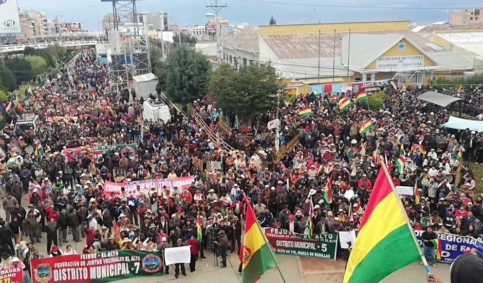El protocolo de acompañamiento a asambleas y cabildos del Órgano Electoral Plurinacional (OEP), establece que quienes promuevan estos eventos, deben cumplir una serie de requisitos, para que las decisiones asumidas sean aprobadas. Foto: Erbol