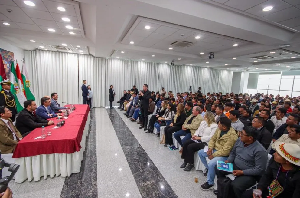 El presidente Rodrigo Paz se reunió con 286 alcaldesas y alcaldes electos de todo el país. Foto: Crédito fotografías Oficina del Presidente
