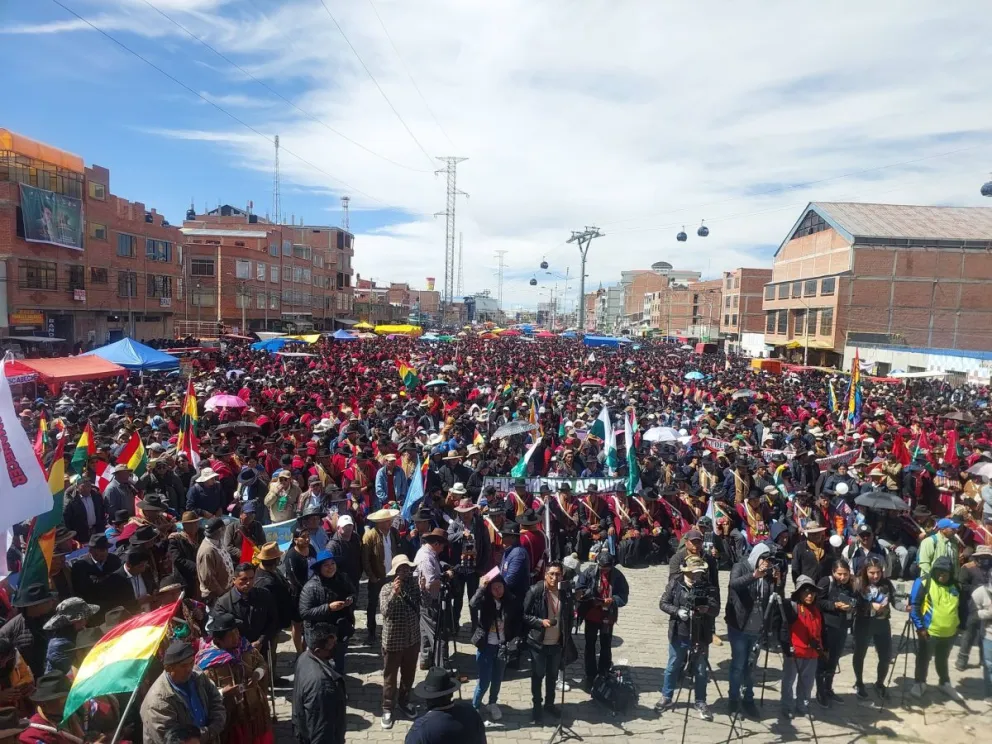 El cabildo que se realiza en El Alto. Coto: Noticias QhanaPacha.com 
