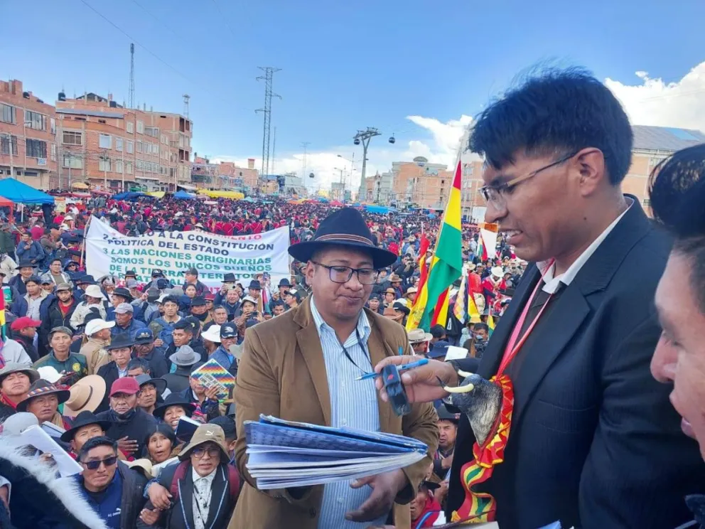 El cabildo que se llevó en El Alto. Foto: Noticias QhanaPacha.com