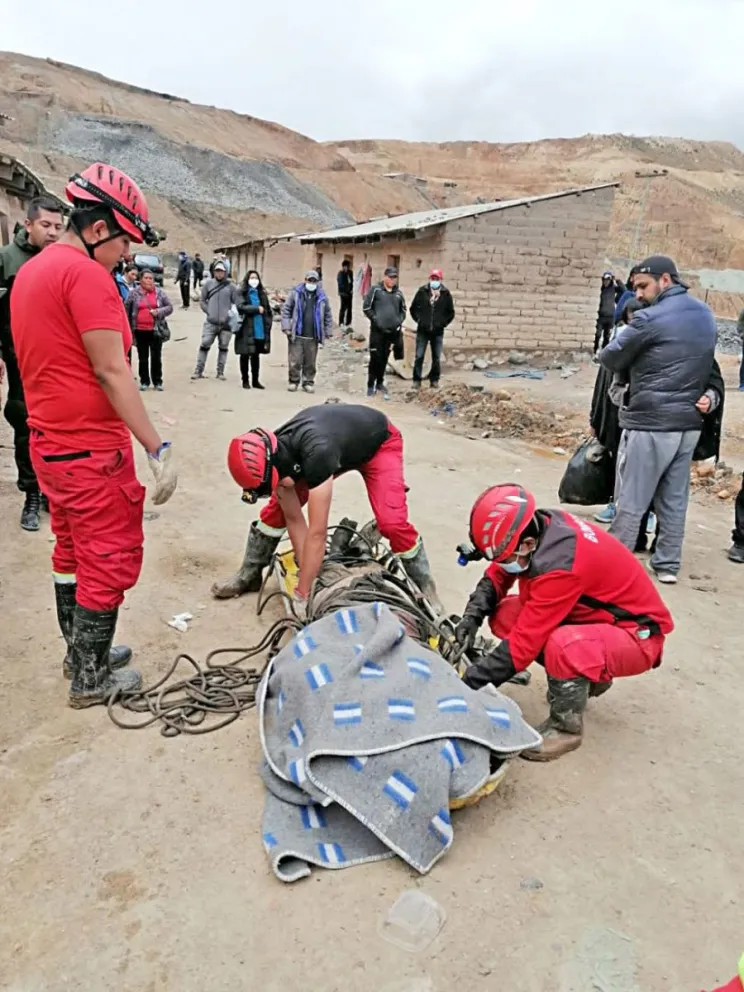 El jueves pasado, tres trabajadores mineros perdieron la vida en accidentes en sus centros de trabajo en Potosí. Foto Correo del Sur