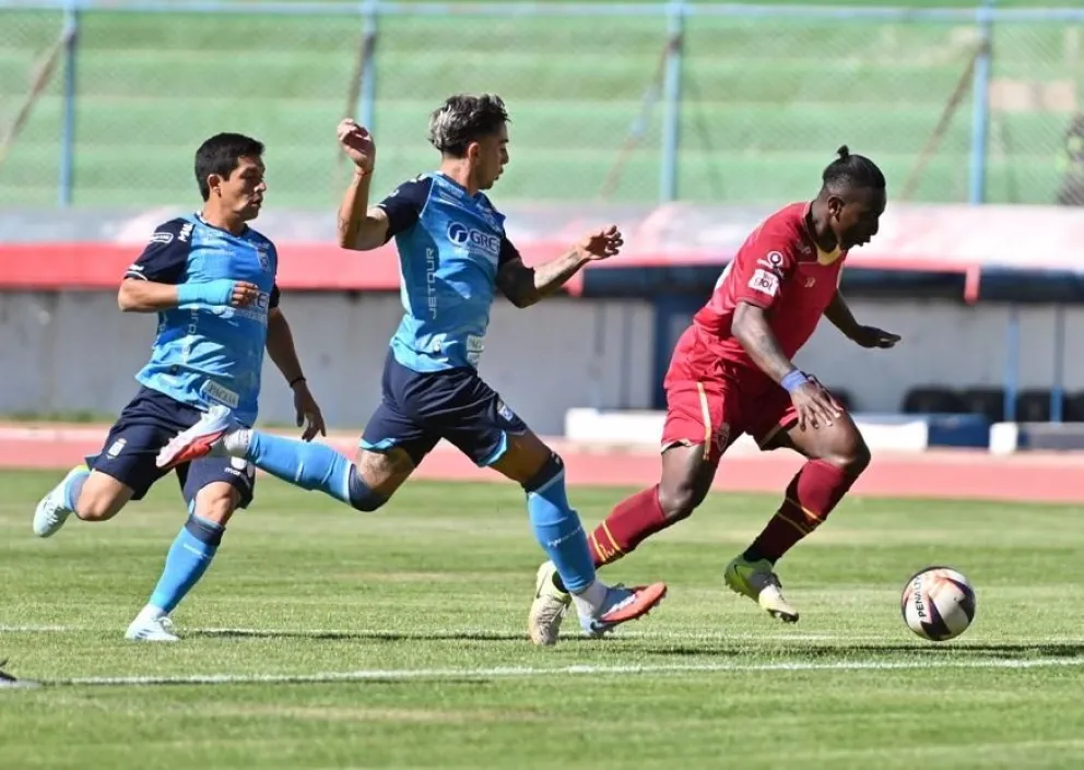 Incidencia del partido en el que Real Oruro y Blooming igualaron en el Jesús Bermúdez. Crédito: Agencia Marka Registrada