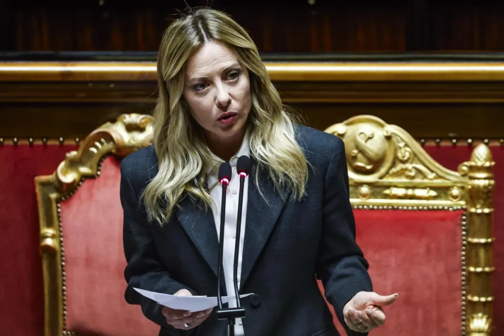La primera ministra italiana, Giorgia Meloni, habla en la cámara del Senado en Roma. Foto: EFE 