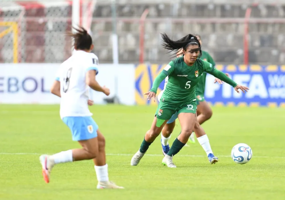 Incidencia entre Bolivia y Uruguay en El Alto. Foto: Agencia Marka Registrada.