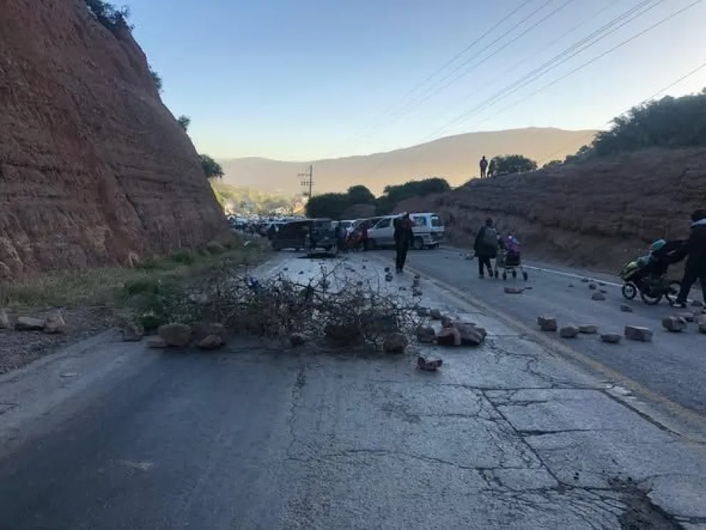 Bloqueo del transporte en Parotani. Foto: Radio Líder