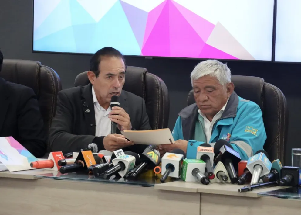 Reunión entre Iván Arias y César Dockweiler. Foto: AMUN