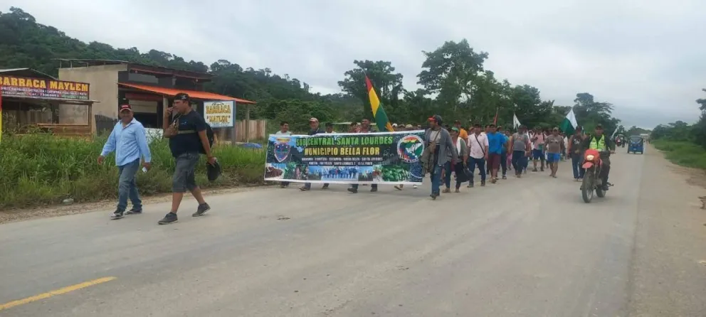 Una vista de la marcha hacia La Paz. Foto: Informe Amazónico Rurrenabaque
 