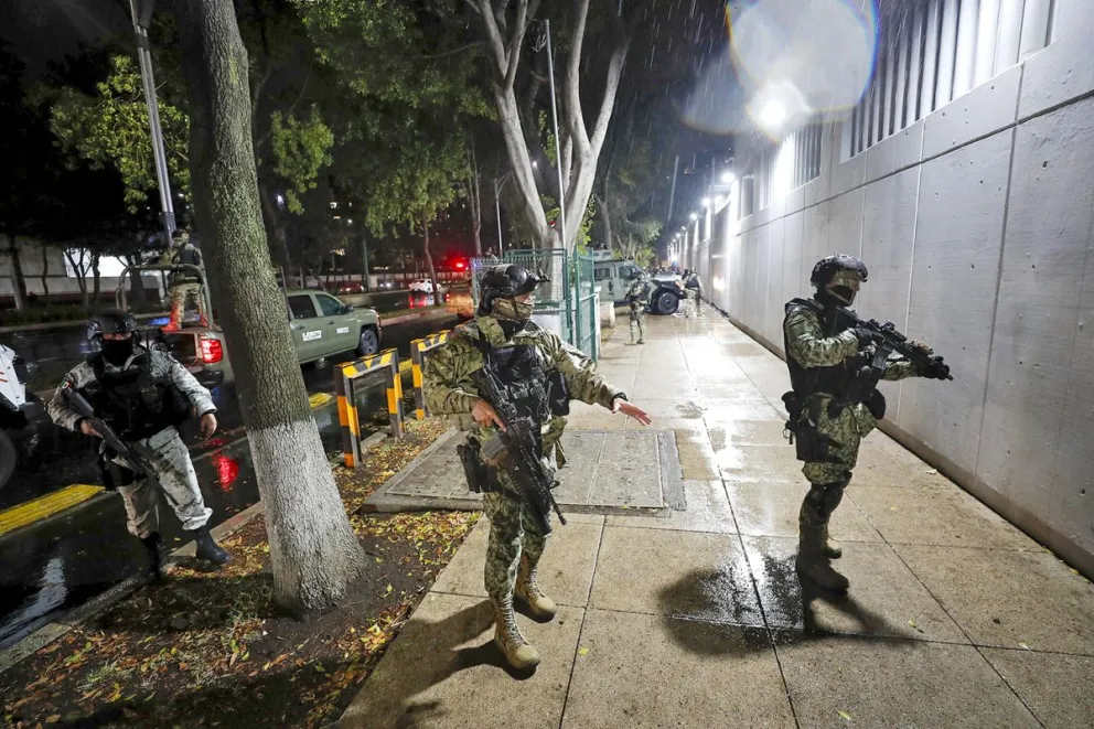 Soldados del Ejército Mexicano realizan un operativo en calles de Sinaloa, Culiacán (México). Imagen de archivo. Foto: EFE
