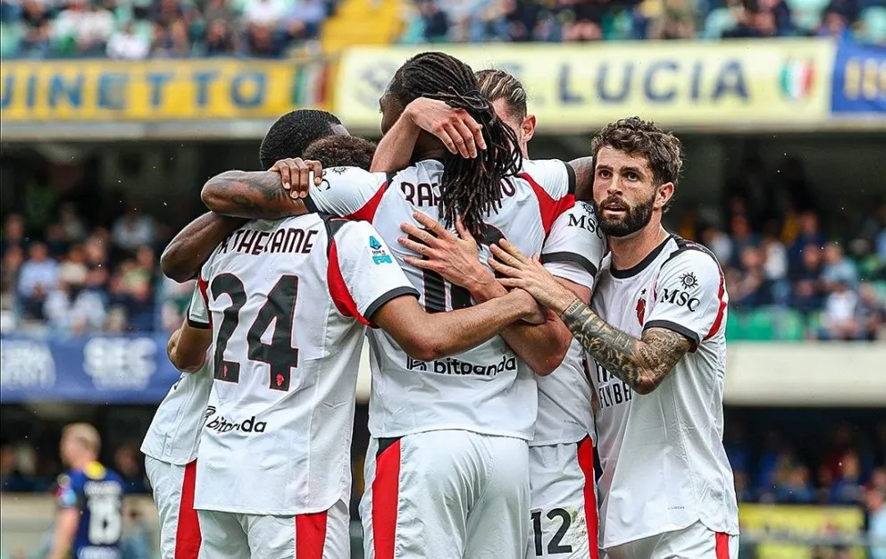 Jugadores del Milan celebran su triunfo sobre el Hellas Verona. Crédito: AC Milan