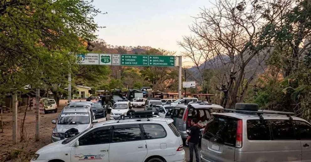 Bloqueo en un punto central de conexión en Tarija. Foto: Radio Libertad Tarija