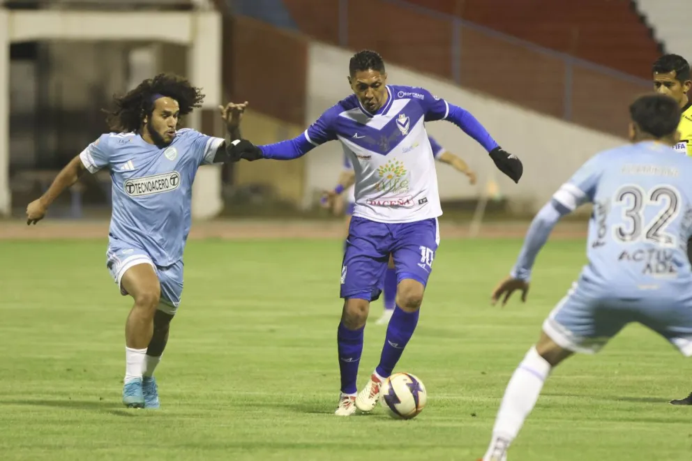 Incidencia entre Aurora (de celeste) y GV San José. Foto: APG.