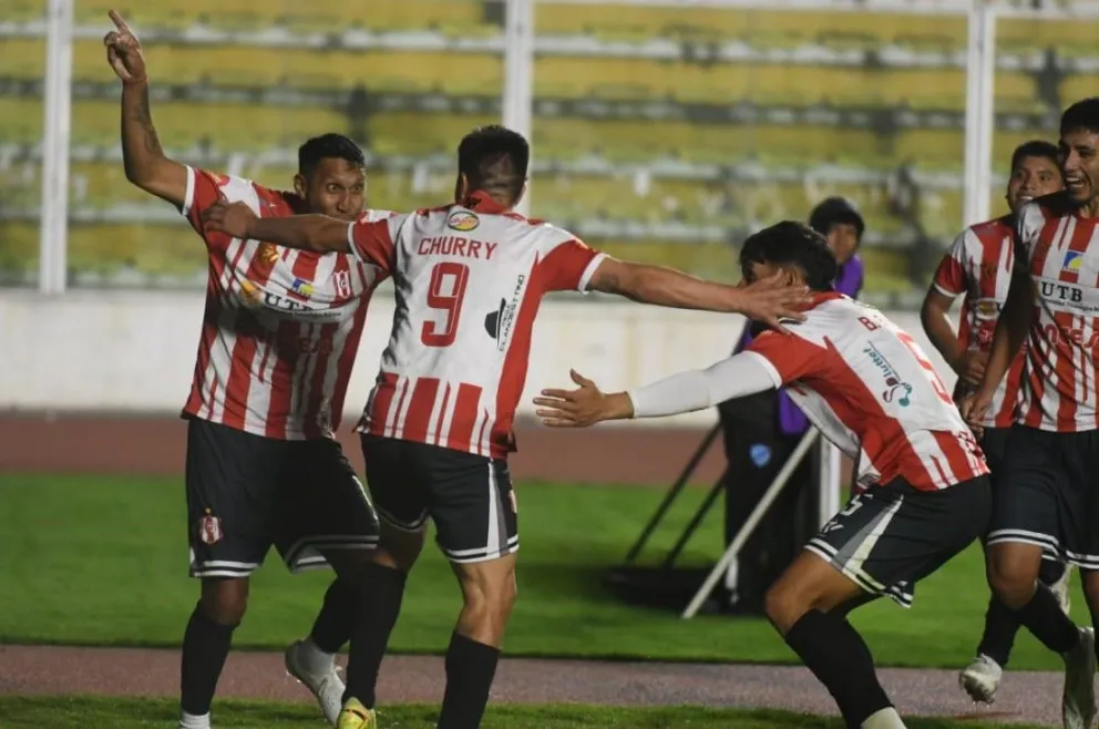 El festejo de los jugadores de Independiente tras el gol de Jonatan Cristaldo. Foto: Agencia Marka Registrada
