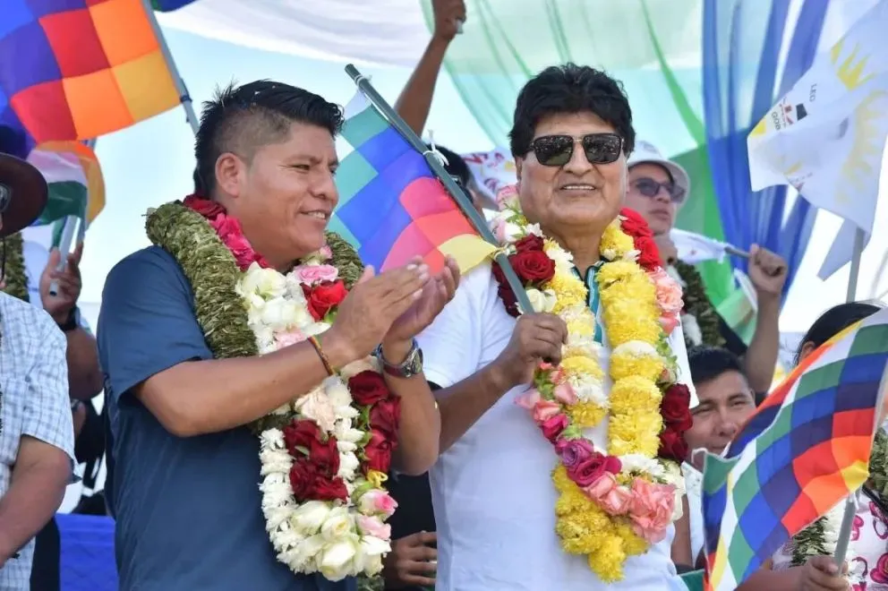 El electo gobernador de Cochabamba, Leonardo Loza, y el expresidente Evo Morales. Foto archivo