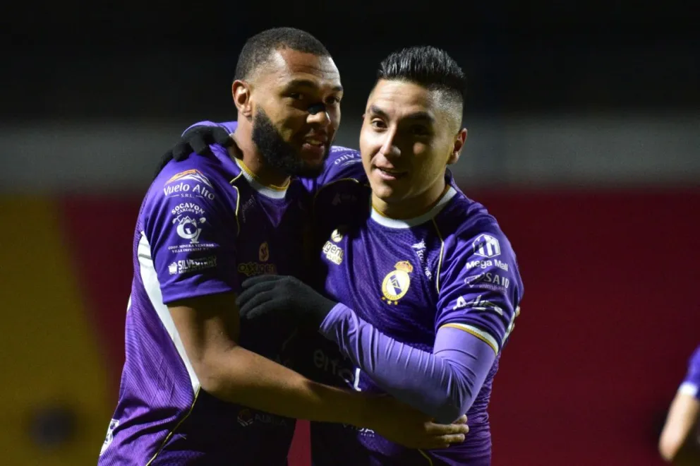 Jugadores del conjunto lila festejan uno de sus goles. Foto: APG.