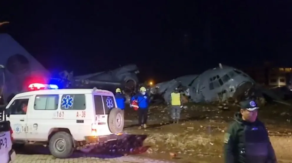 El avión de la FAB siniestrado cerca del Aeropuerto de El Alto. Foto: Captura