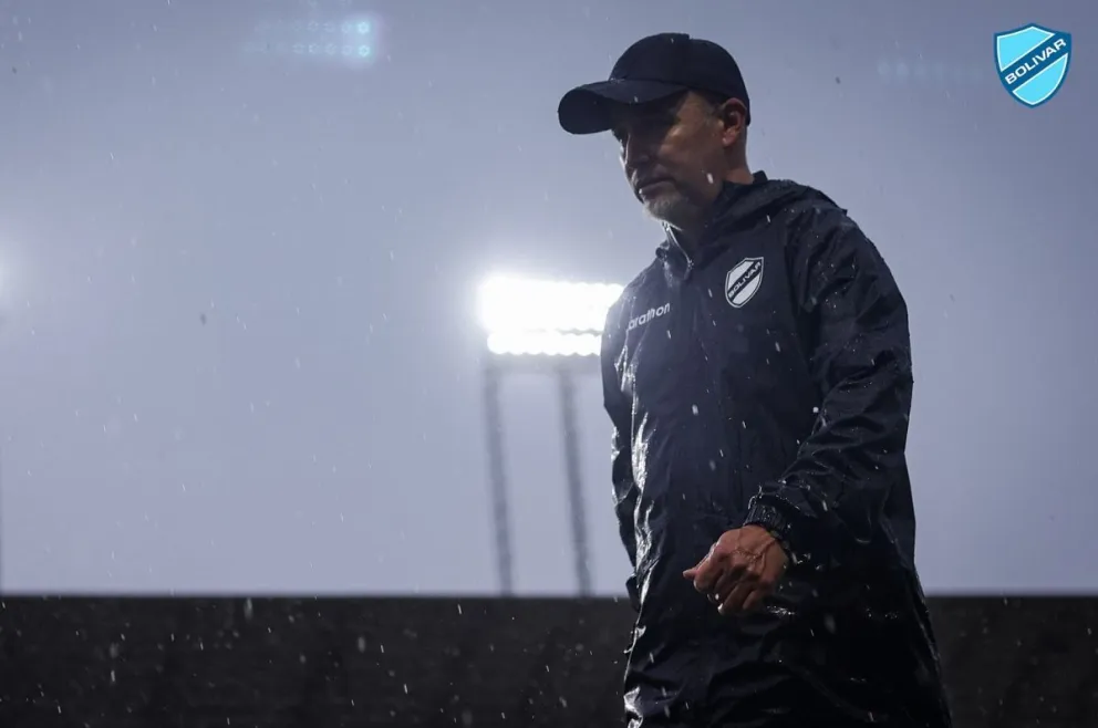 Robatto, durante el partido contra ABB en El Alto. Foto: Club Bolívar.