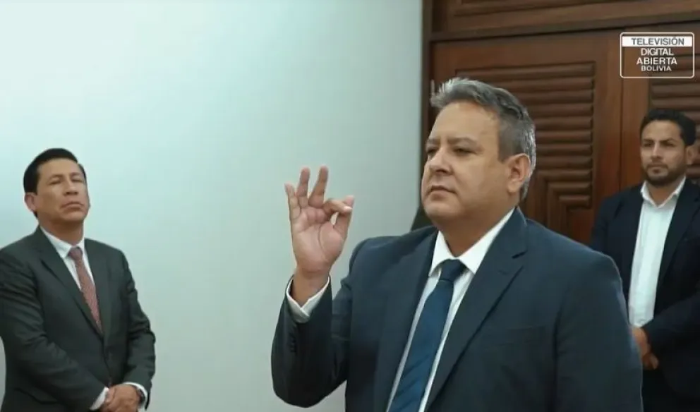 Sebastián Daroca jura a la presidencia interina de YPFB