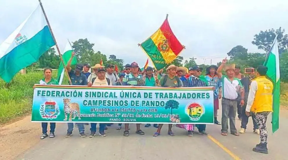 La marcha en contra de la Ley 1720 suma apoyos de indígenas de Beni y de la FSTMB. Foto Los Tiempos