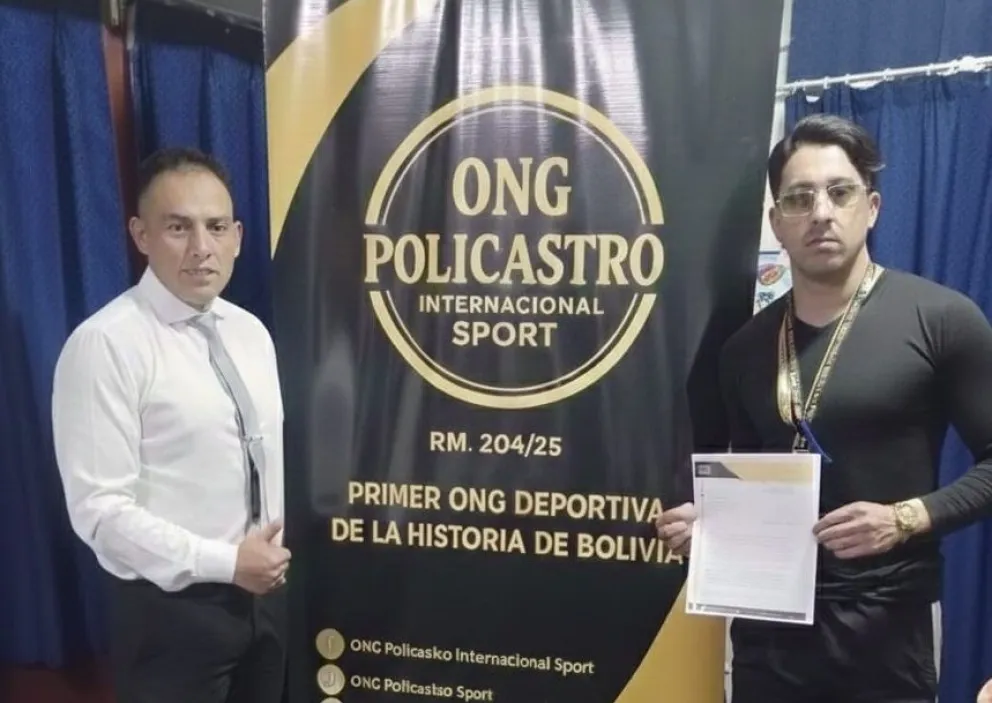 Policastro (der.), tras firmar un convenio para hacer deporte en el régimen penitenciario. Foto: Juan Policastro.