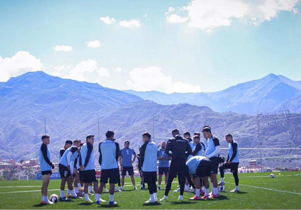 Jugadores de la Academia en pleno trabajo en Ananta. Foto: Club Bolívar.