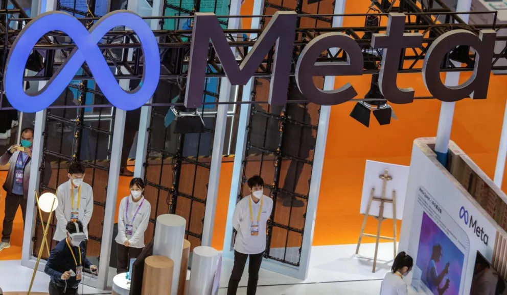 El stand de la empresa Meta durante la Exposición Internacional de Importaciones de China (CIIE). Foto: EFE