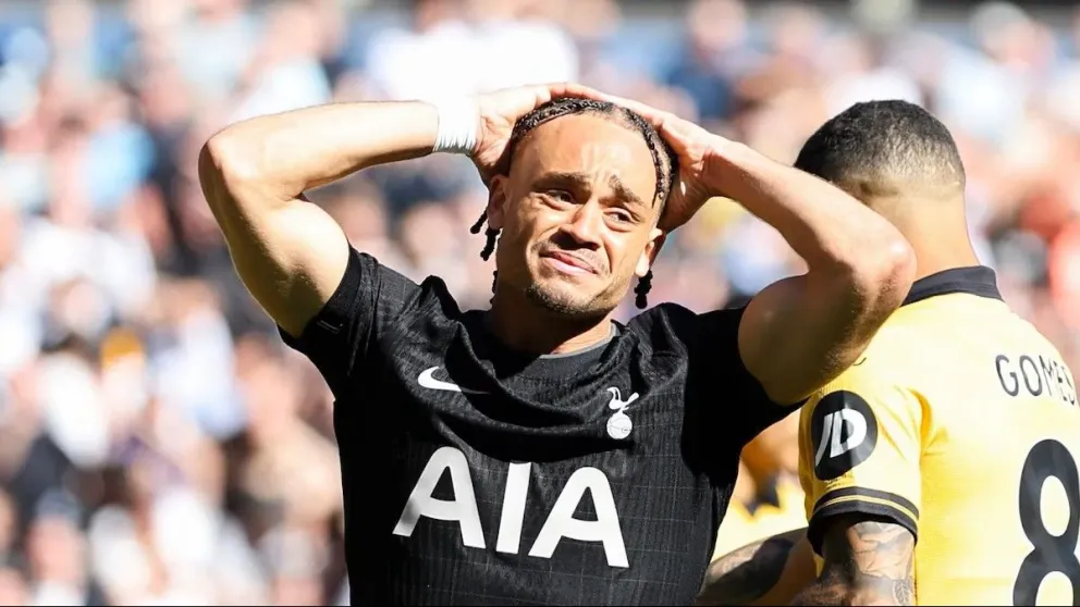 El dolor reflejado en el rostro de Xavi Simons después de lesionarse. Crédito: foxsports.com.mx