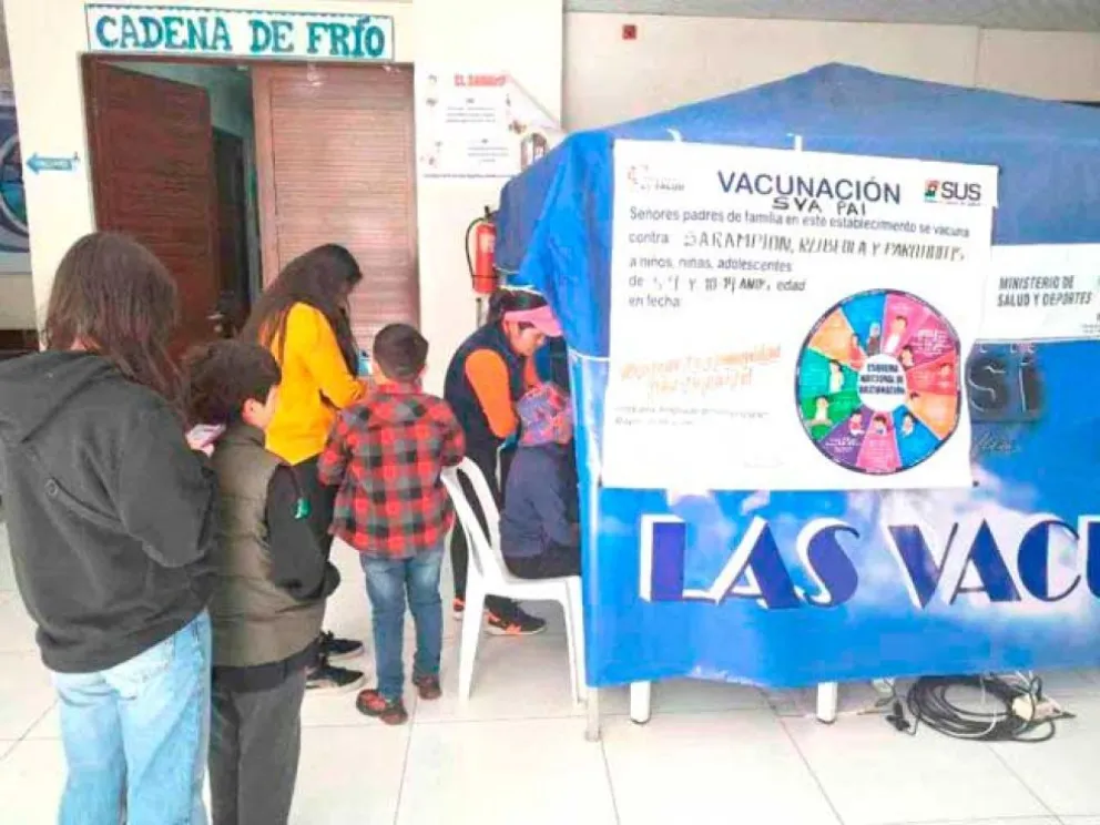 Autoridades de Salud piden a la población acudir a los centros de salud para vacunarse contra la influenza AH3N2. Foto El Potosí