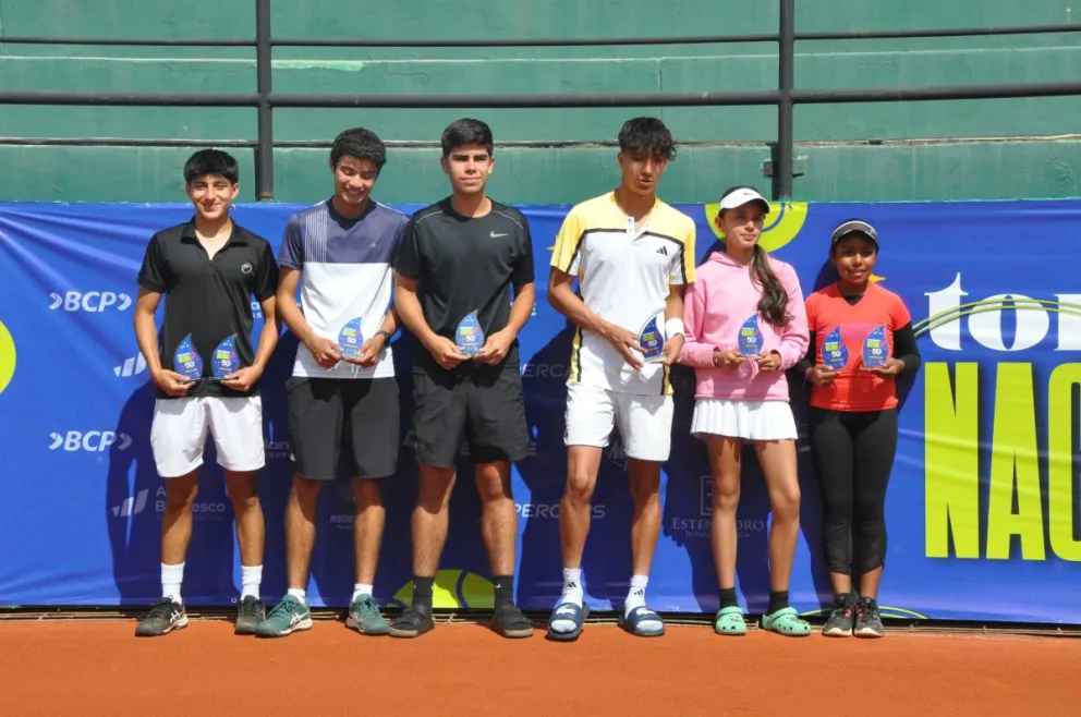 Algunos de los premiados del campeonato. Foto: CTLP.