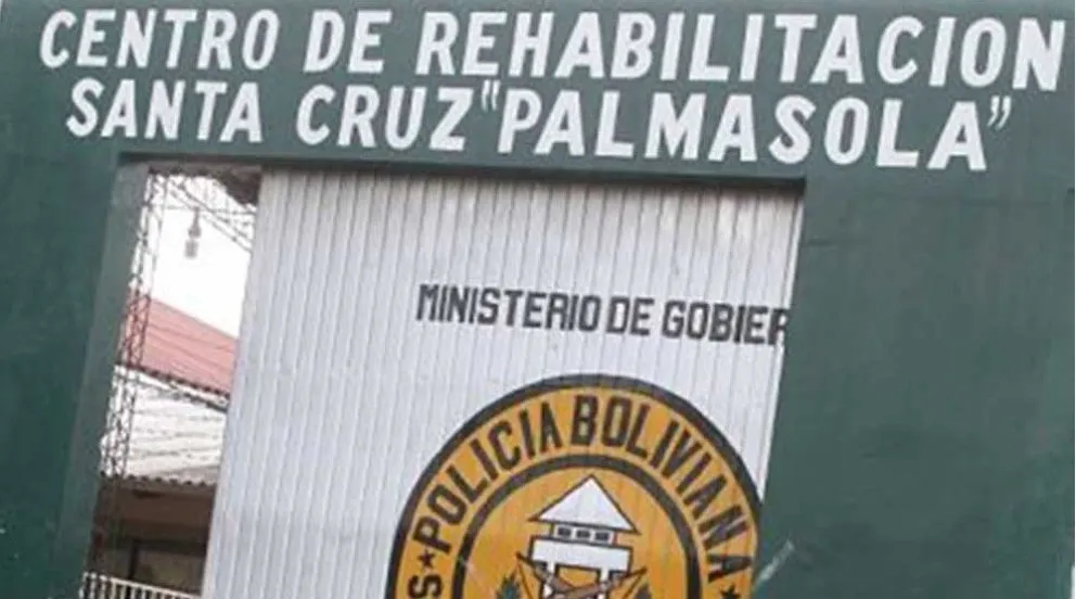 Ingreso principal del penal de Palmasola en la capital cruceña. Foto: ABI