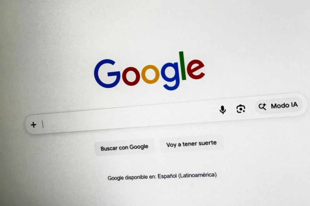 El buscador de Google desplegado en la pantalla de un computador en Bogotá (Colombia). Foto: EFE
