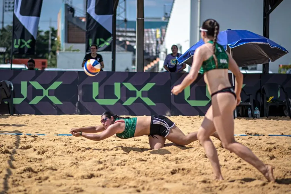 La pareja nacional durante uno de sus partidos en Paraguay. Foto: CSV.