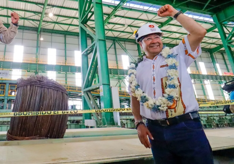 El expresidente Luis Arce en la inauguración de la planta. Foto: RRSS de Arce 