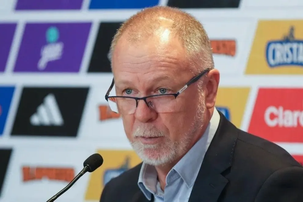 Mano Menezes, DT de la selección peruana, en una conferencia de prensa. Crédito: EFE