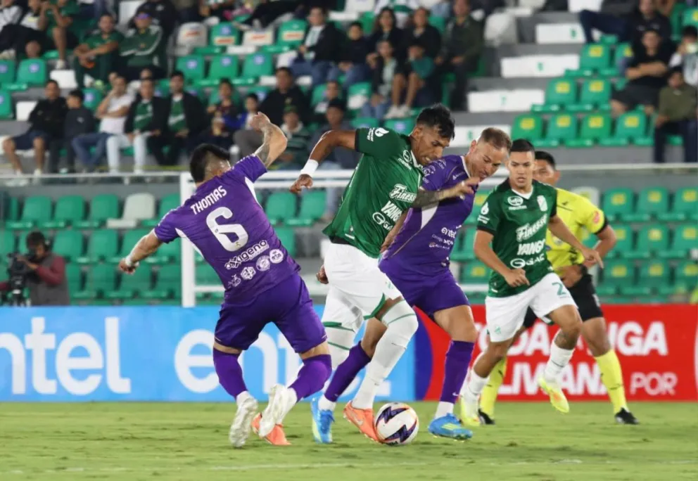 Una incidencia del lance entre Real Potosí y Oriente Petrolero. Foto: Agencia Marka Registrada