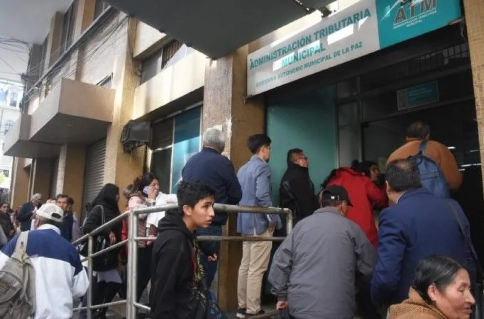Contribuyentes paceños podrán regularizar deudas de inmuebles y vehículos con un 0% de multas y sanciones gracias a la nueva Ley Municipal 611. Foto: https://amun.lapaz.bo/