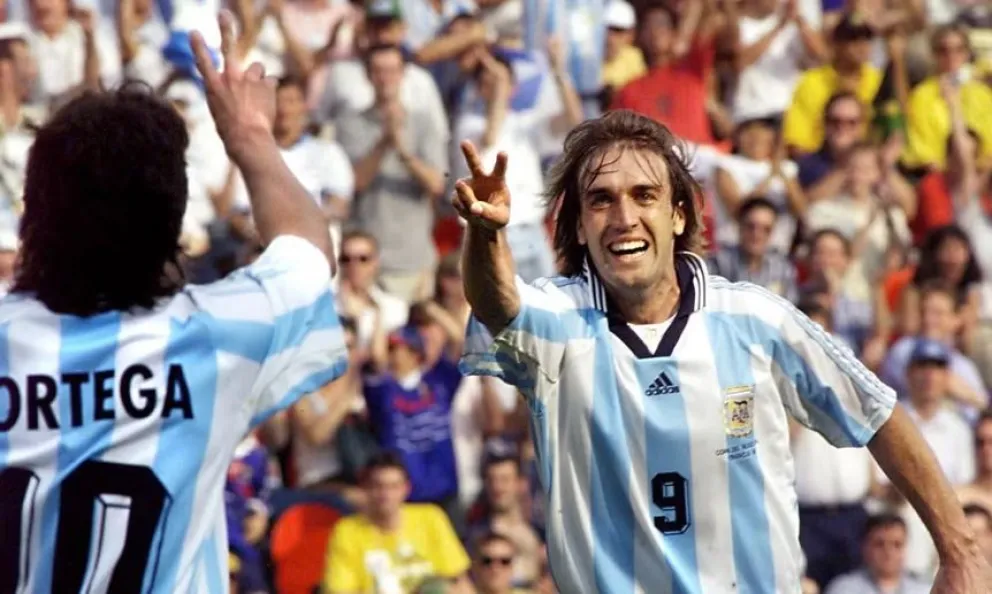 Batistuta festeja uno de sus goles en la Copa de 1998. Foto: FIFA.
