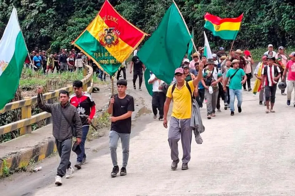 Parte de los campesinos e indígenas rumbo a La Paz. Foto archivo