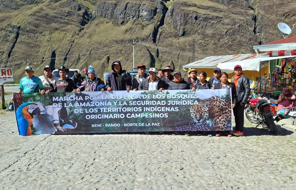 Una imagen de los marchistas durante su recorrido. Foto: Fundación Tierra