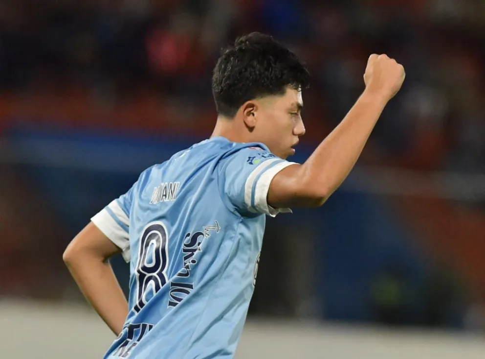 Leonardo Viviani festeja el tercer gol del partido en Cochabamba. Foto: APG