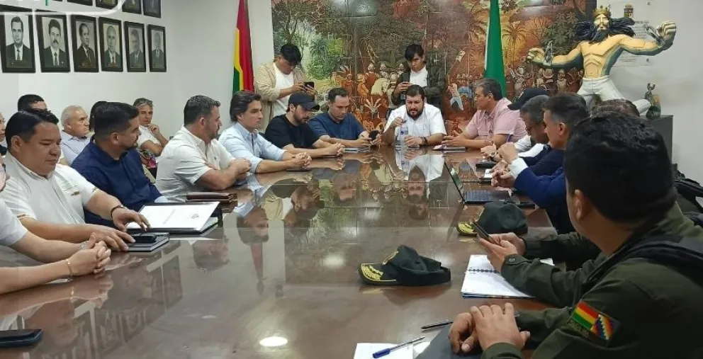 Reunión de emergencia en Santa Cruz por la seguridad. Foto: Comité Pro Santa Cruz