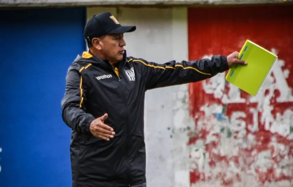 Sixto Vizuete, el técnico atigrado. Crédito: Club The Strongest