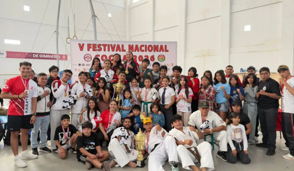 La delegación de Chuquisaca en la premiación. Foto: Feboka.