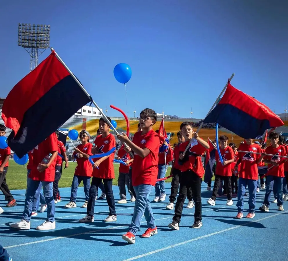 Hinchas de Wilstermann que se resignan a ver a su equipo en la asociación cochabambina. Foto: CJW