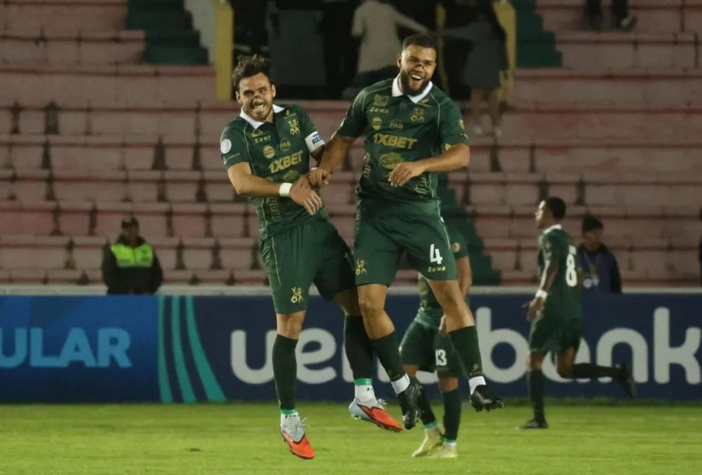 Jugadores de Carcaas FC celebran su victoria ante Independiente. Foto: Agencia Marka Registrada