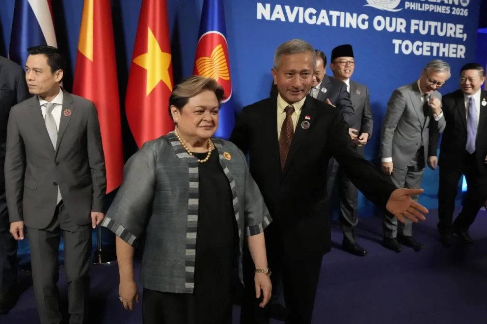La ministra de Exterior de Filipinas, Theresa Lazaro, junto a algunos de sus homólogos de la Asociación de Naciones del Sudeste Asiático durante una reunión este jueves en Cebú. Foto: EFE 