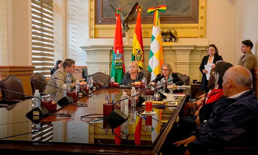 La directiva del Concejo Municipal de La Paz en sesión sin los concejales de Innovación Humana. Foto: Concejo Municipal de La Paz/Facebook